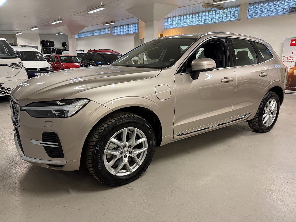 Volvo XC60  T6 AWD Geartronic Core Edition Panorama V-hjul