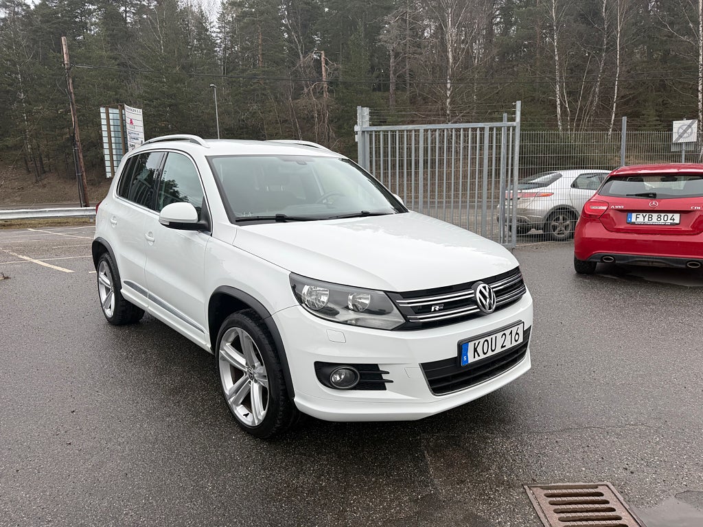 Volkswagen Tiguan 1.4 TSI 4Motion 160hk R-line 14200 mil Kamera Välvårdad