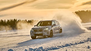 BMW iX1 har testat i svenska Arjeplog. Foto: BMW