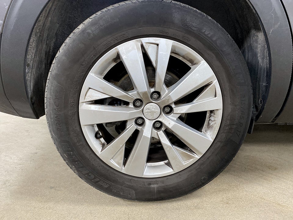 Bild på Peugeot 5008 GT 1.2 PT 130hk Aut 7-SITS B-KAMER CARPLAY