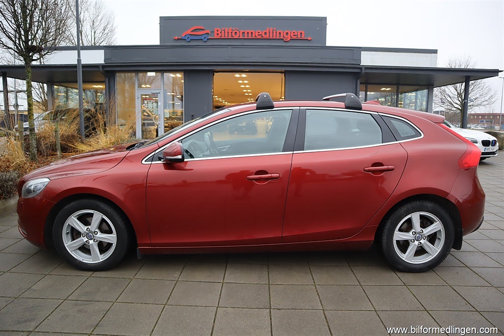 Volvo V40 D2 1.6 FWD 114hk Svensksåld Takräcke