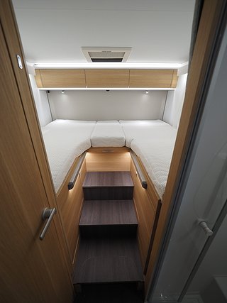 Husbil-halvintegrerad Adria Matrix 670 SL 16 av 23