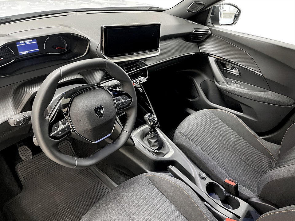 Bild på Peugeot 2008 Style Winter Edition 1.2 PT 100hk B-KAMERA NAVI