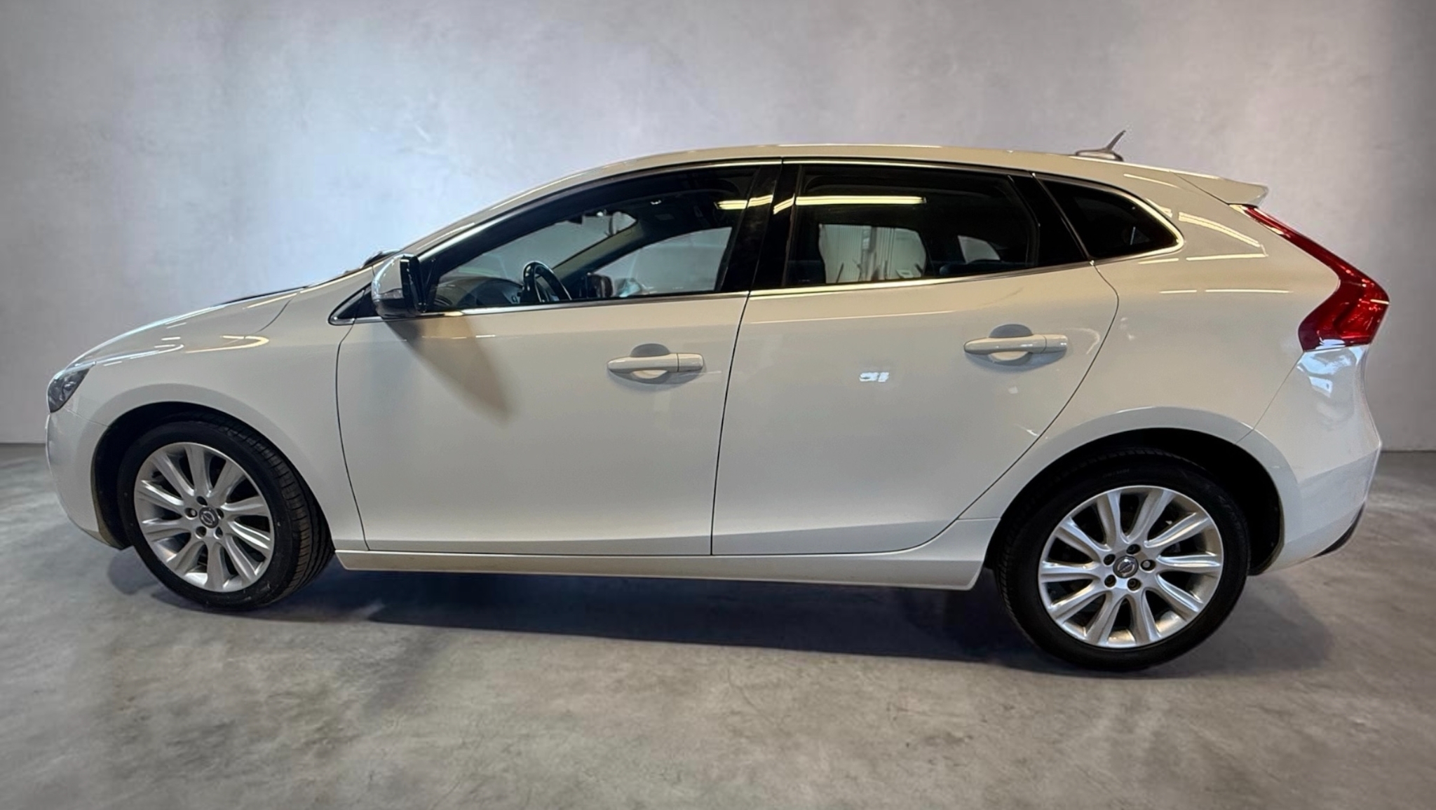 Volvo V40 D2 Your Momentum Euro 5 2015, bild 3/45