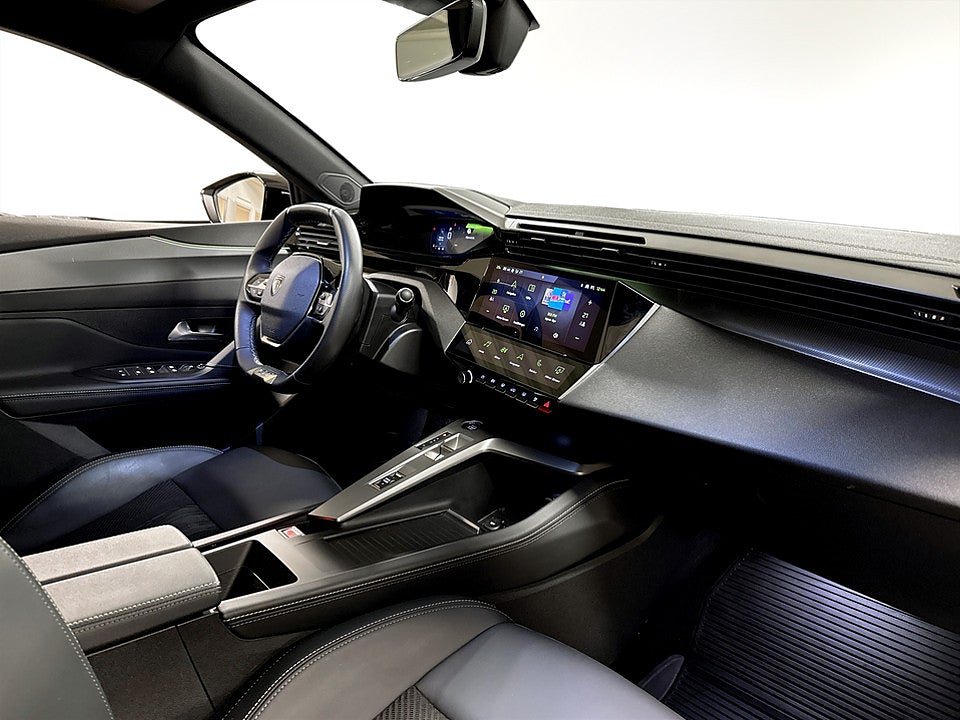 Bild på Peugeot 308 5D GT 1.2 PT 130hk Aut B-KAMERA CARPLAY