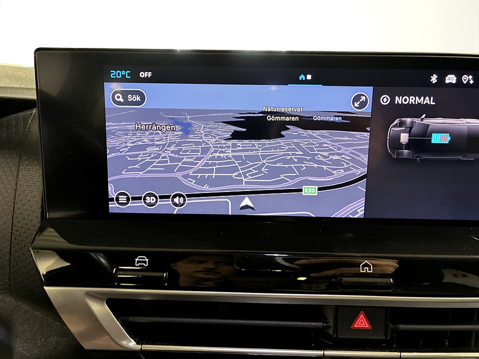 Bild på Citroën e-C4 X Shine Exclusive 50kWh 136hk Aut B-KAMERA PANO