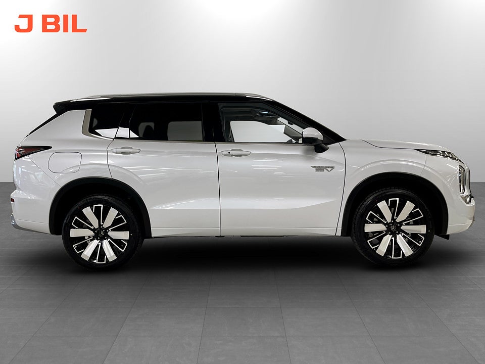 Bild på Mitsubishi Outlander Instyle PHEV 4WD - OMGÅENDE LEVERANS!
