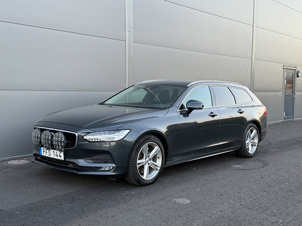 Volvo V90 D5 AWD PRO EDITION HEADUP/KAMERA/VÄRMARE Euro 6
