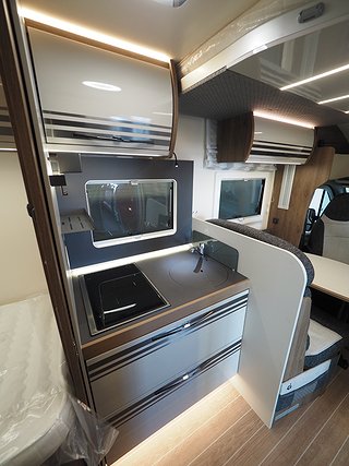 Husbil-halvintegrerad Ci Magis 82 XT  6 av 20