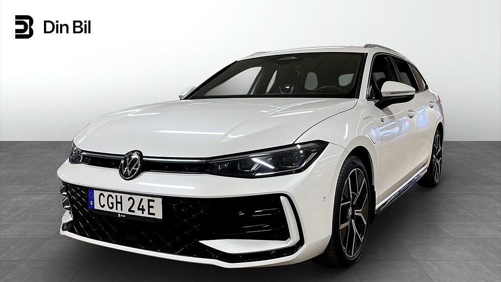 Volkswagen Passat Sportscombi eHybrid 272hk DSG/R-Line/Panorama/Läderklädsel/Har