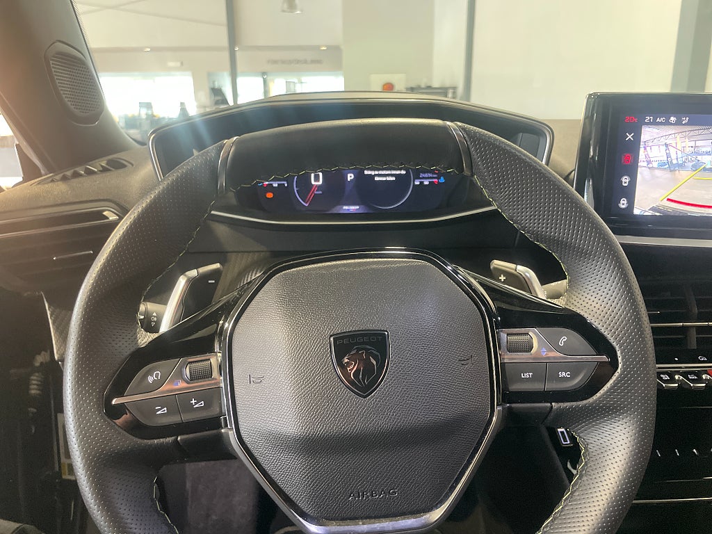 Bild på Peugeot 2008 GT 1.2 PT 130hk Aut B-KAMERA CARPLAY