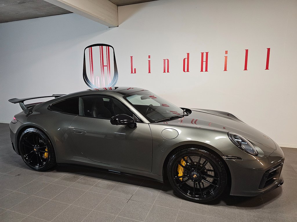 Porsche 911 Carrera 4 GTS EXTRA UTR 700.000KR VAT/MOMS/LEASBAR 