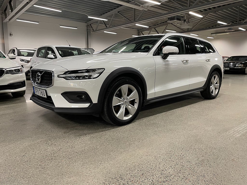 Volvo V60 Cross Country B4 AWD Geartronic Momentum Euro 6