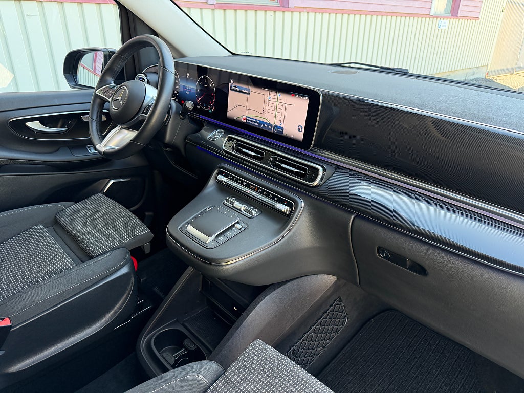 Mercedes-Benz V 2025 - miniatyr 2