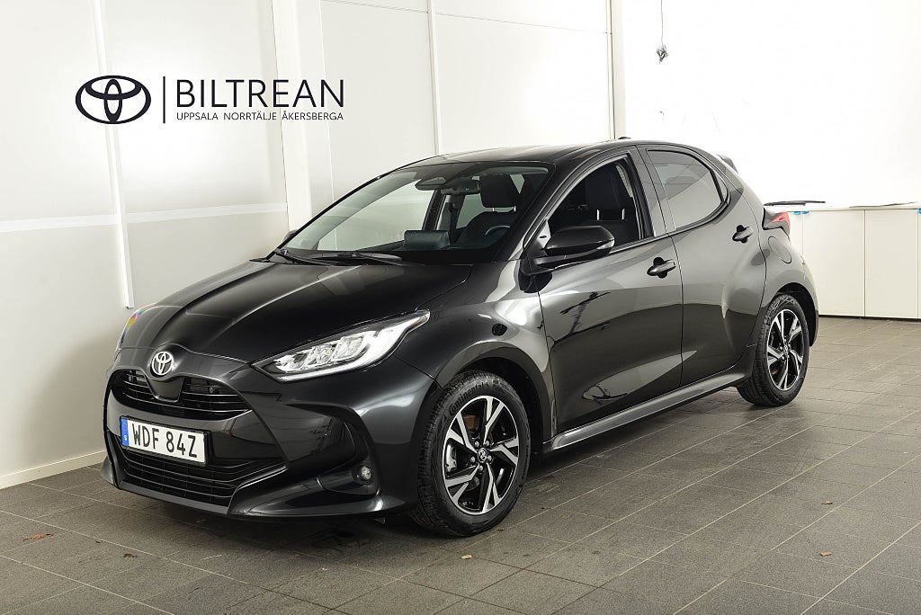Toyota Yaris Elhybrid Active Plus Säkerhetspaket Backkamera Moms
