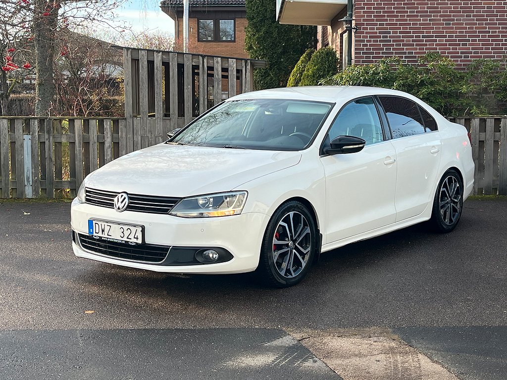 Volkswagen Jetta 2.0 TDI GT / Nykamrem / Nybes