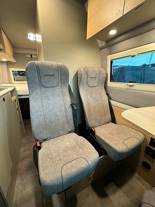 Husbil-halvintegrerad Robeta Womondo Pegasus Mercedes 150HK AUT 7 av 26