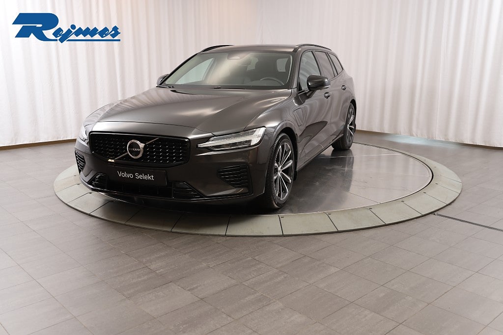 Volvo V60 T6 Plus Dark Nordic Edition/Dragkrok/360kam/H&K