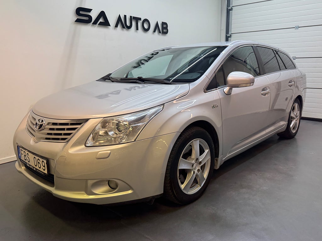 Toyota Avensis Kombi 2.2 D-4D Executive Nyservad