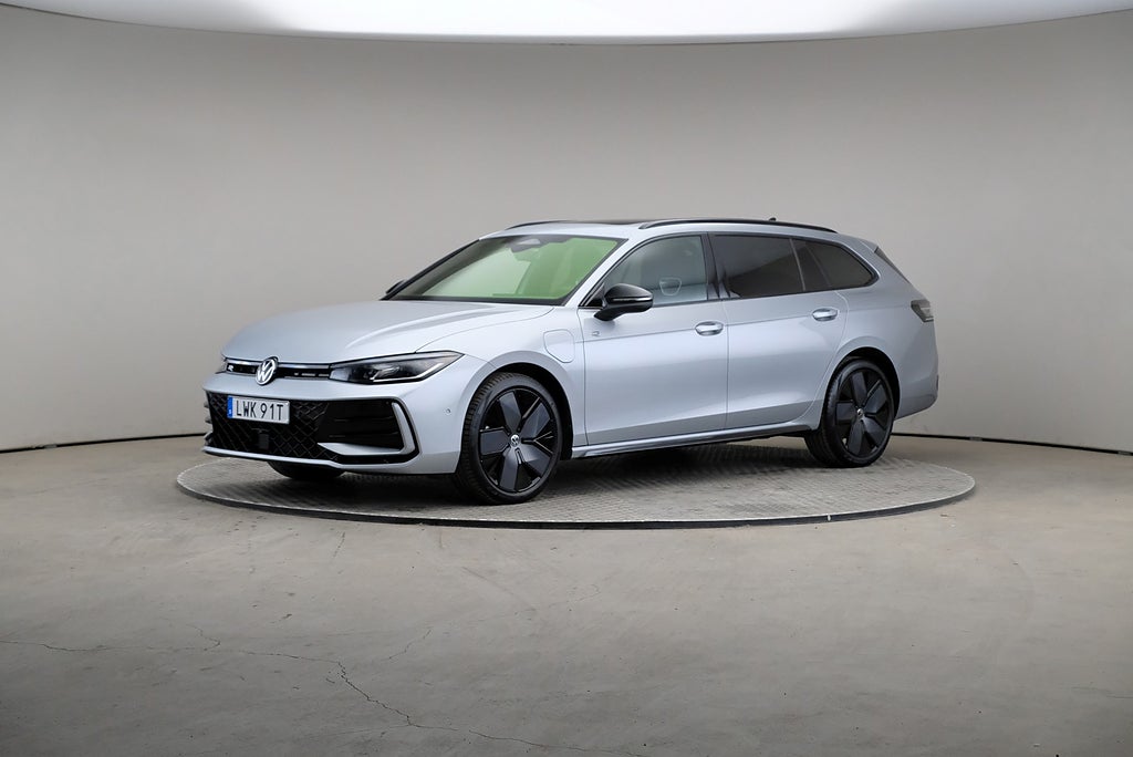 Volkswagen Passat eHybrid 1.5 TSI 272hk R Line Drag