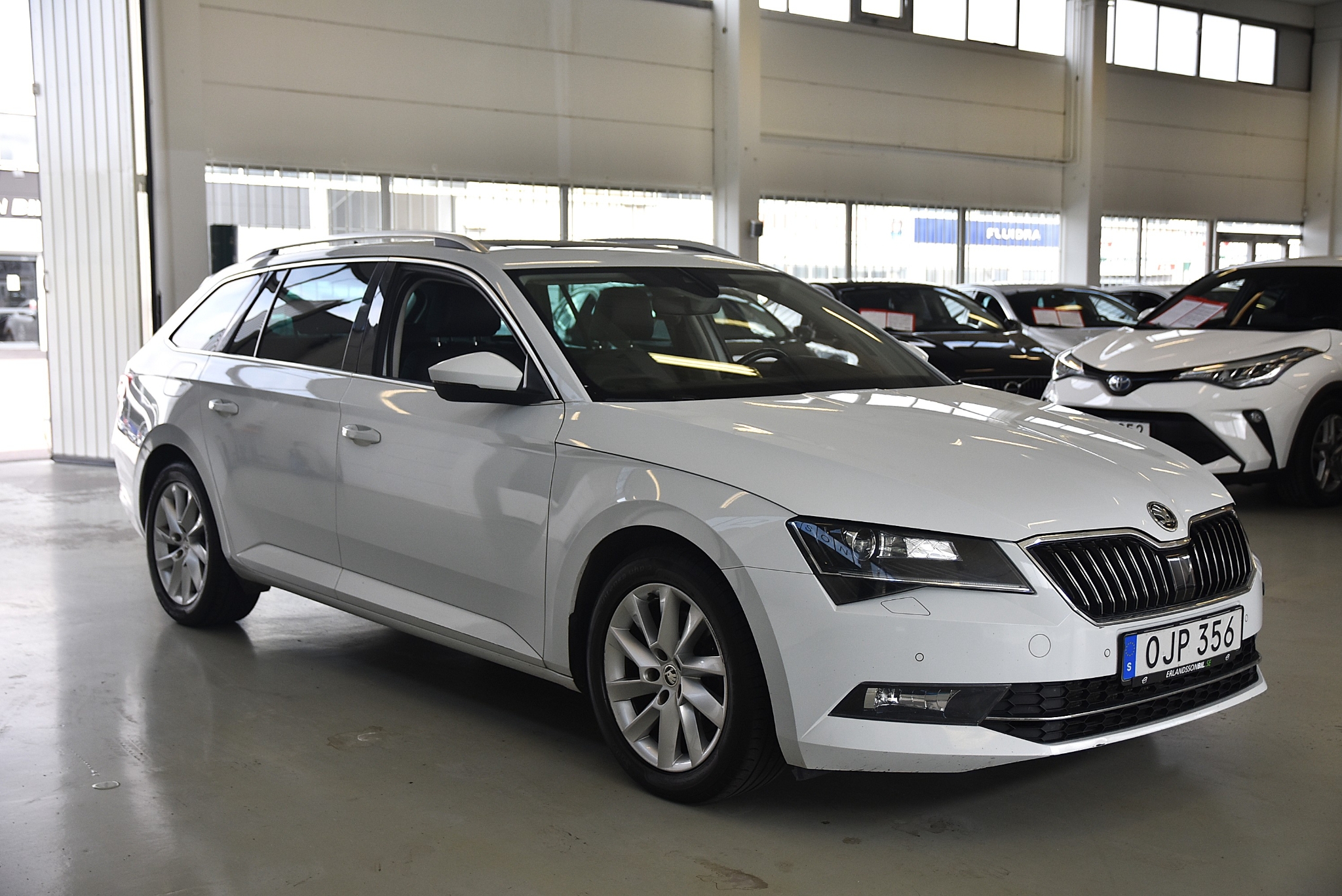 Skoda Superb 2017, bild 3/54
