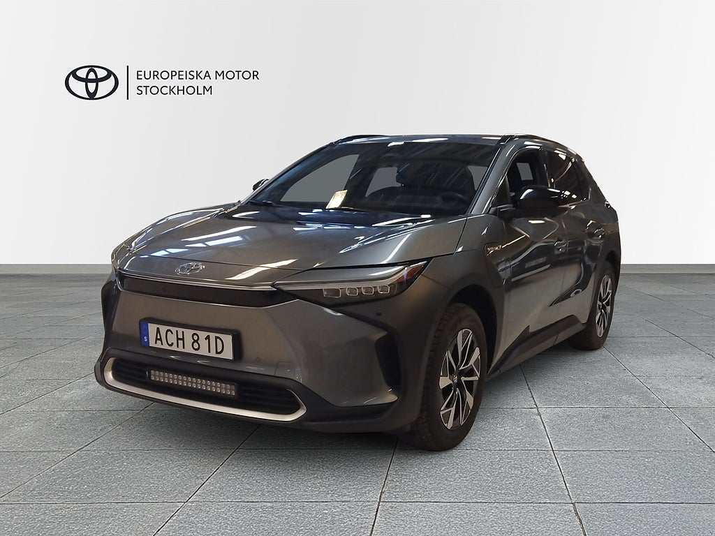 Toyota bZ4X 71.4 kWh AWD Executive V-hjul Dragkrok ljusramp 