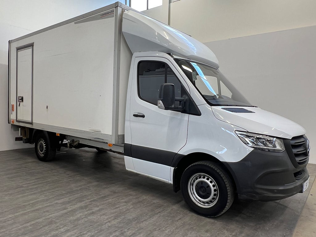 Mercedes-Benz Sprinter 317 CDI Chassi Volymskåp BAKGAVELLYFT Värm Sidodörr