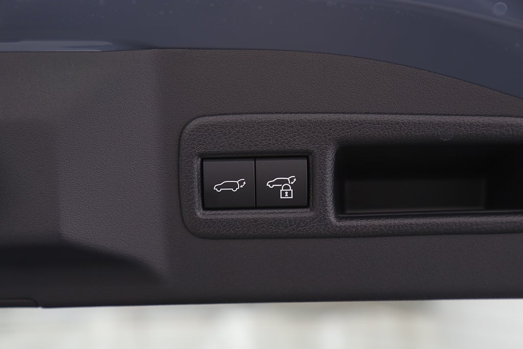 Subaru Solterra Touring + |  XT 74.7 kWh AWD 2026