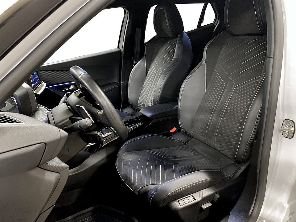Bild på Peugeot 2008 GT 1.2 PT 130hk Aut B-KAMERA CARPLAY