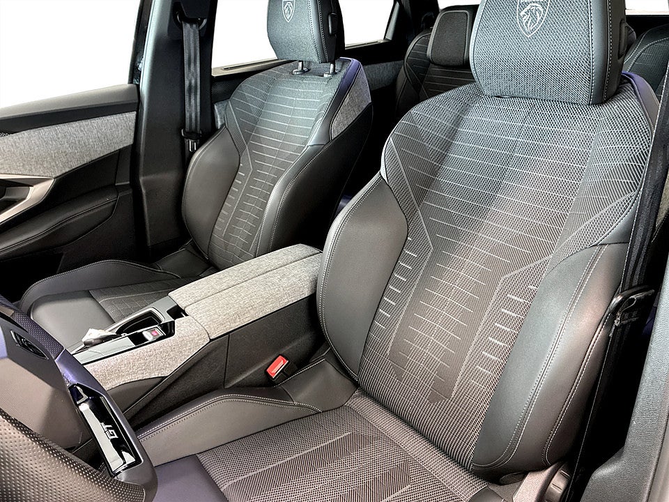 Bild på Peugeot 5008 GT Hybrid 145hk Aut 7-SITS B-KAMERA CARPLAY
