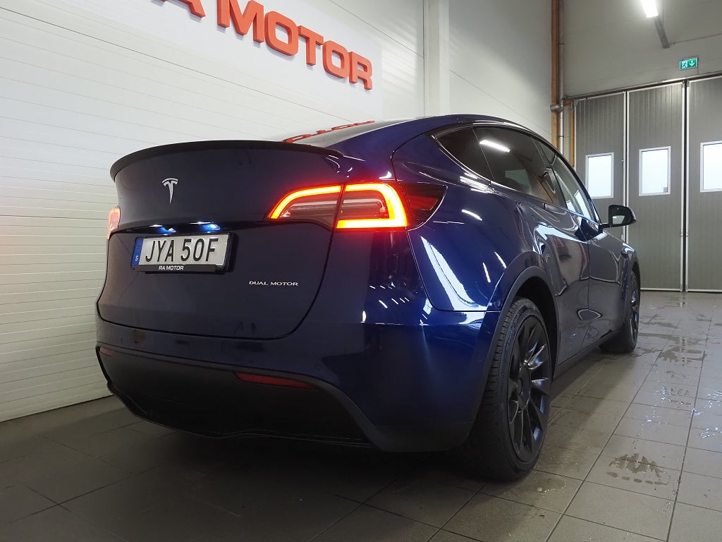 Tesla Model Y Long Range AWD 514hk | Dragkrok | Panoramaglastak | 2021