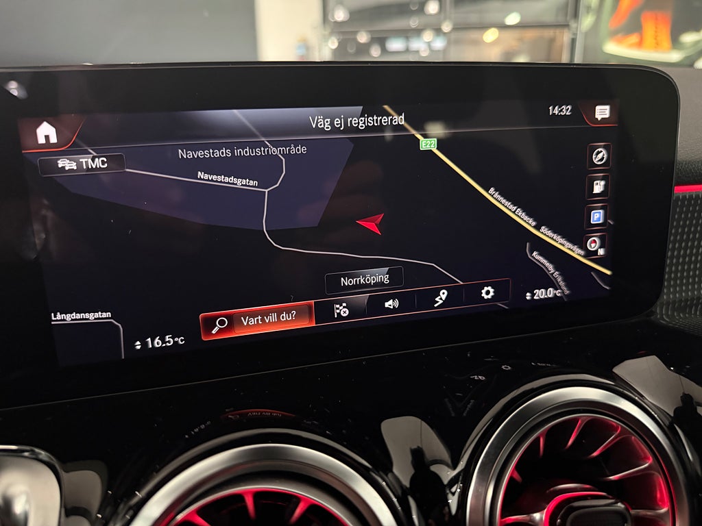 Mercedes-Benz EQB 300 4MATIC Progressive Line Värmare Navi - bild 7