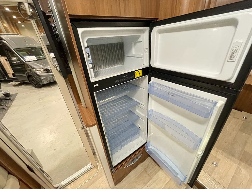 Pilote Essentiel P 740 GJ /ALDE/Solcell/B-körkort/Ugn/Långbäddar - Pilote