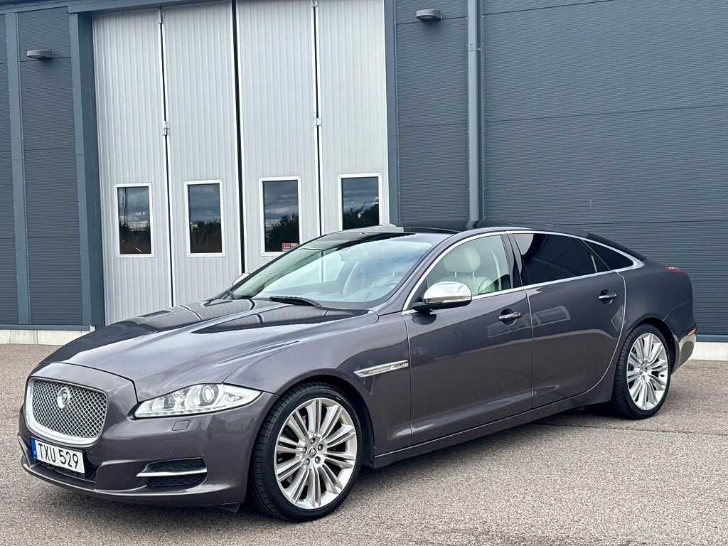 Jaguar XJ LWB 5.0 V8 Brittisk lyx med kraft och karaktär 
