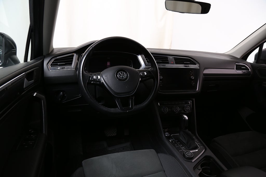Volkswagen Tiguan Allspace 2,0 TDI 200hk 4M R-Line 7-sätes Värmare Drag 2021