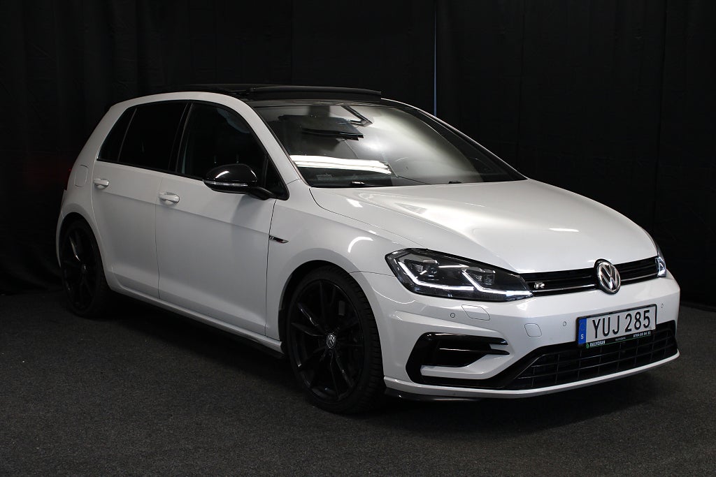 Volkswagen Golf R 4M 310hk Pano|DynAudio|Storskärm|Läder| *SE SPEC*