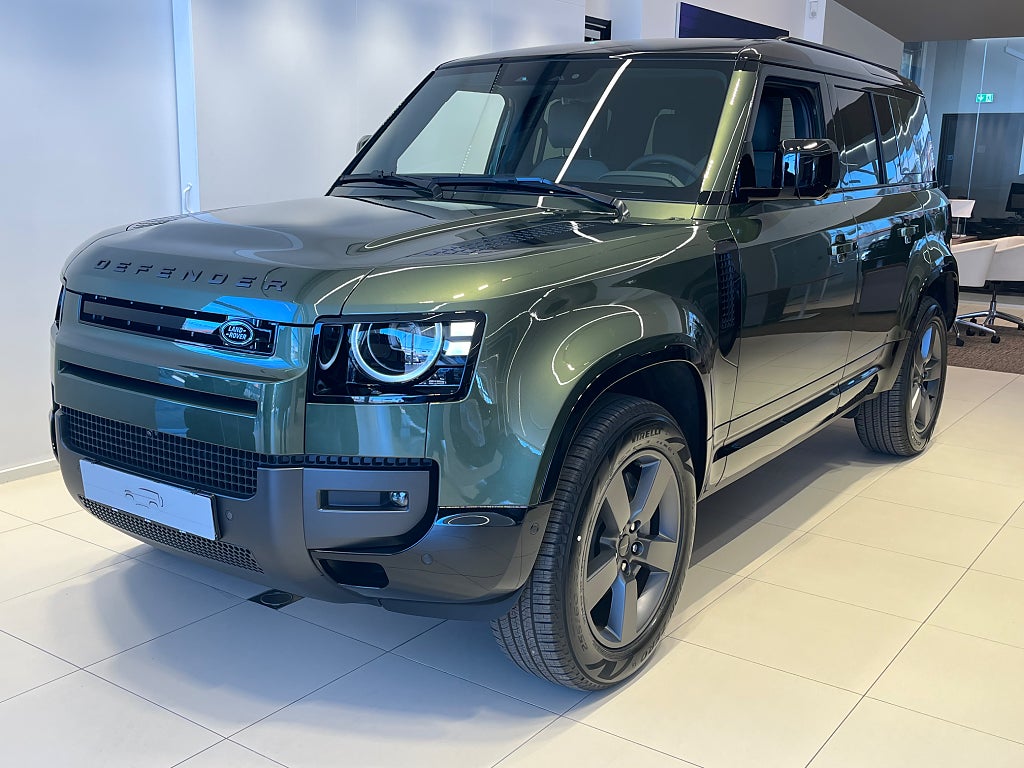 Land Rover Defender 110 P300e X-Dynamic SE