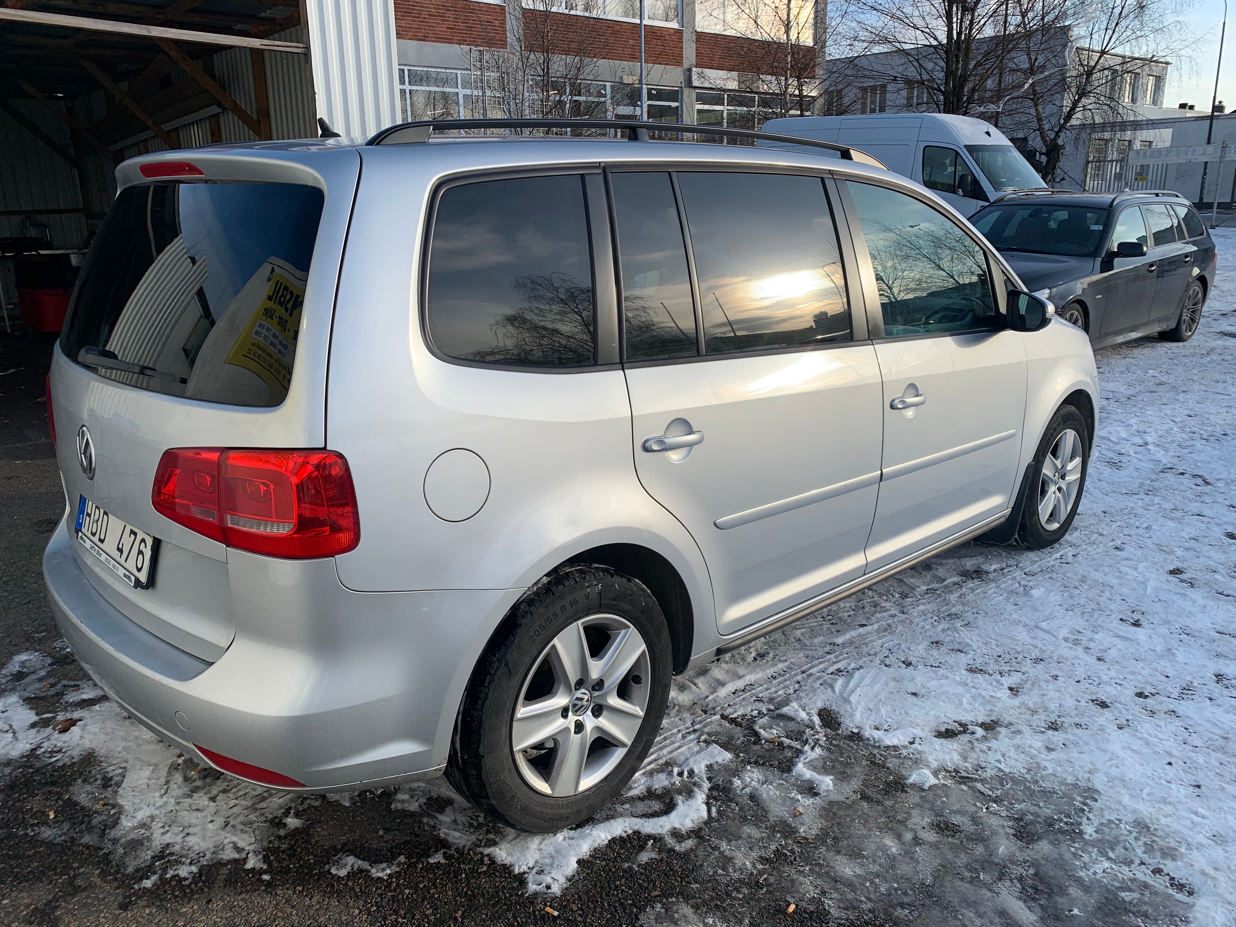 Volkswagen Touran 2013, bild 3/34