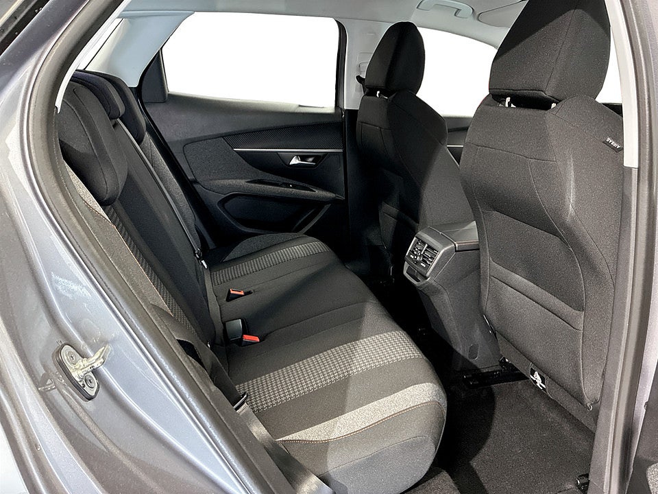 Bild på Peugeot 3008 Active 1.6 BHDi 120hk Aut P-SENSORER BAK FARTHÅLLARE