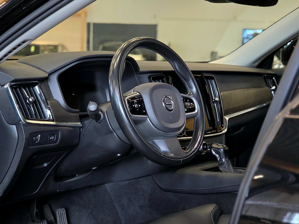 Volvo V90 Cross Country D4 190hk AWD / Inscription Pro / Panorama / Dr