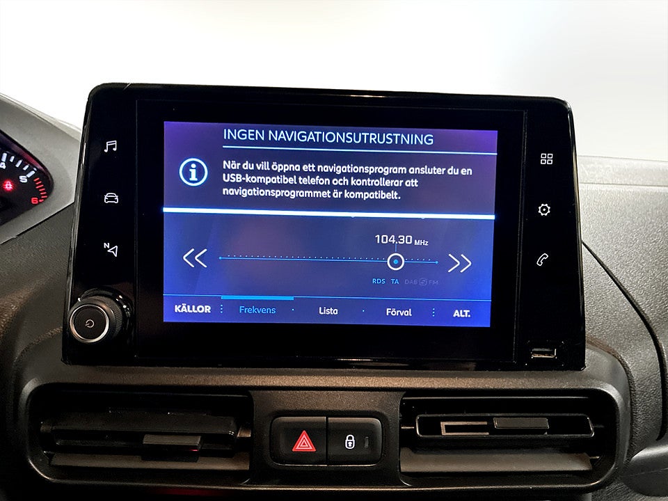 Bild på Peugeot Partner PRO 1.5 BHDi 130hk Aut L2 P-SENSORER CARPLAY