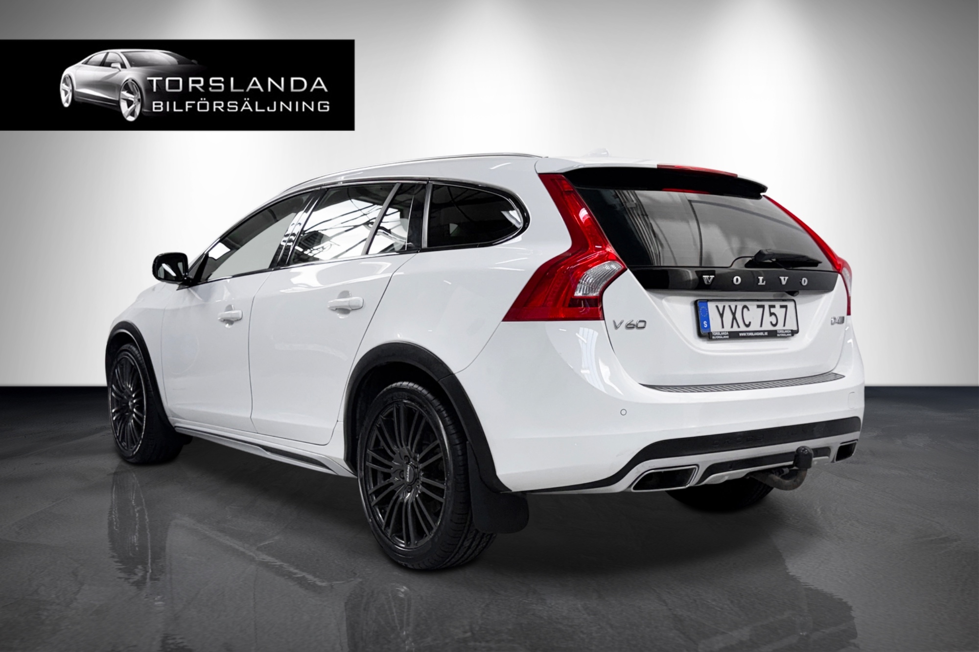 Volvo V60 Cross Country 2018, photo 3/10