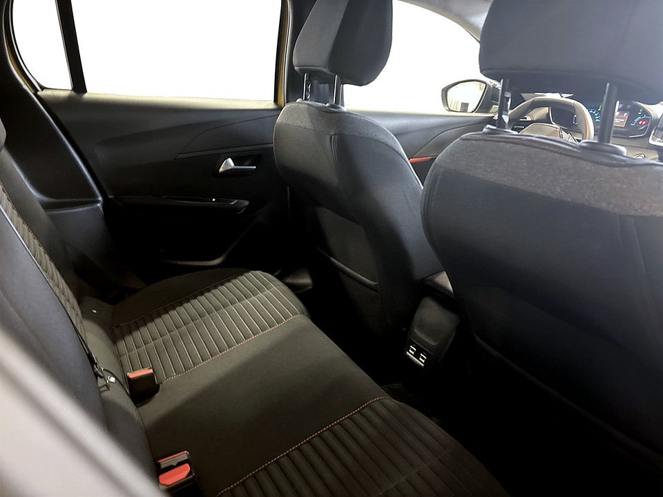 Bild på Peugeot E-208 5D Active 50 kWh 136hk Aut CARPLAY BACKSENSORER