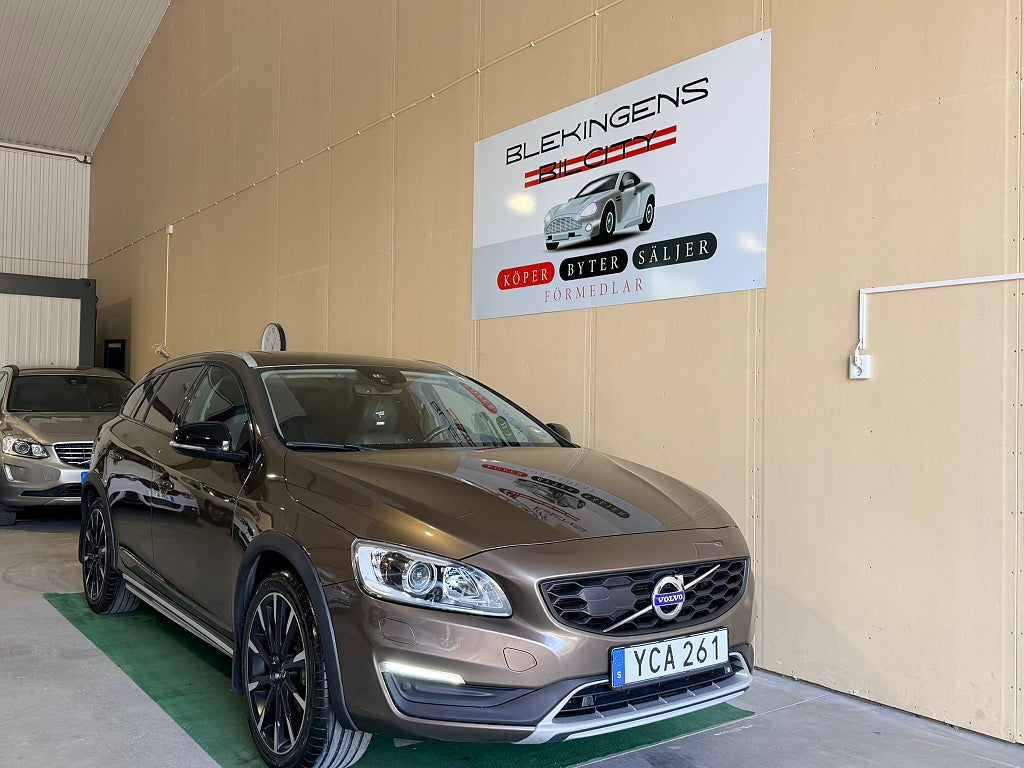 Volvo V60 Cross Country D4 Summum Polestar Dragkrok Nav T-lucka Helskinn Keyles