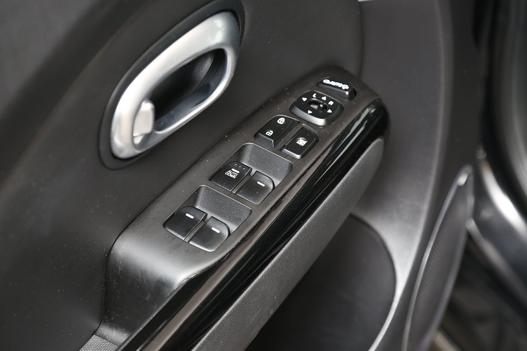 Kia Soul 1,6 CRDi 136hk GLS Aut Kamera Motorv Dragkrok 2016