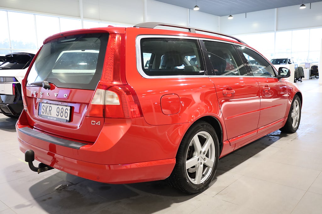 Volvo V70 D4 163hk Momentum Aut Drag Värmare Läder Blåtand