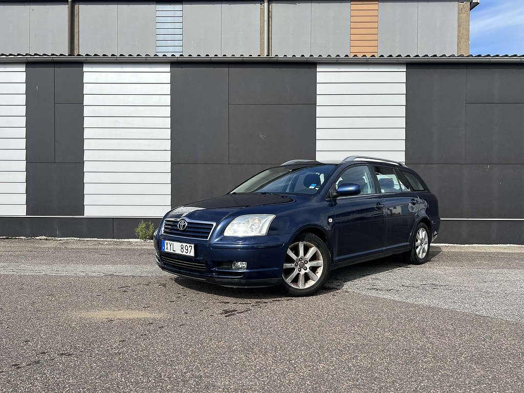 Toyota Avensis Kombi 1.8 VVT-i Nybesiktigad