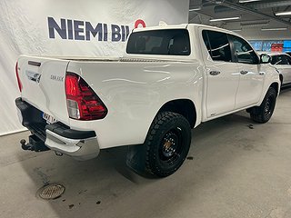 Toyota Hilux Dubbelhytt 2.4 AWD Hero MOMS/Drag/M-värm/Kamera