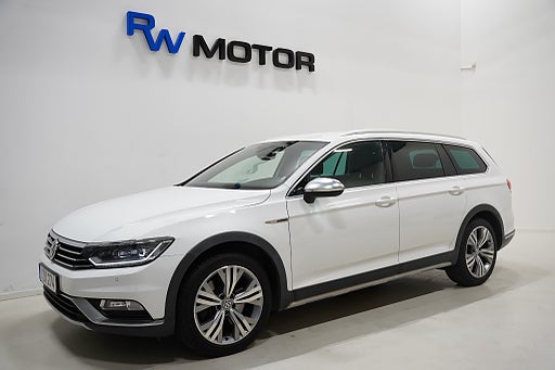 Volkswagen Passat Alltrack 2.0 TDI 240hk 4M Cockpit Drag D-värmare B-kamera Skinn