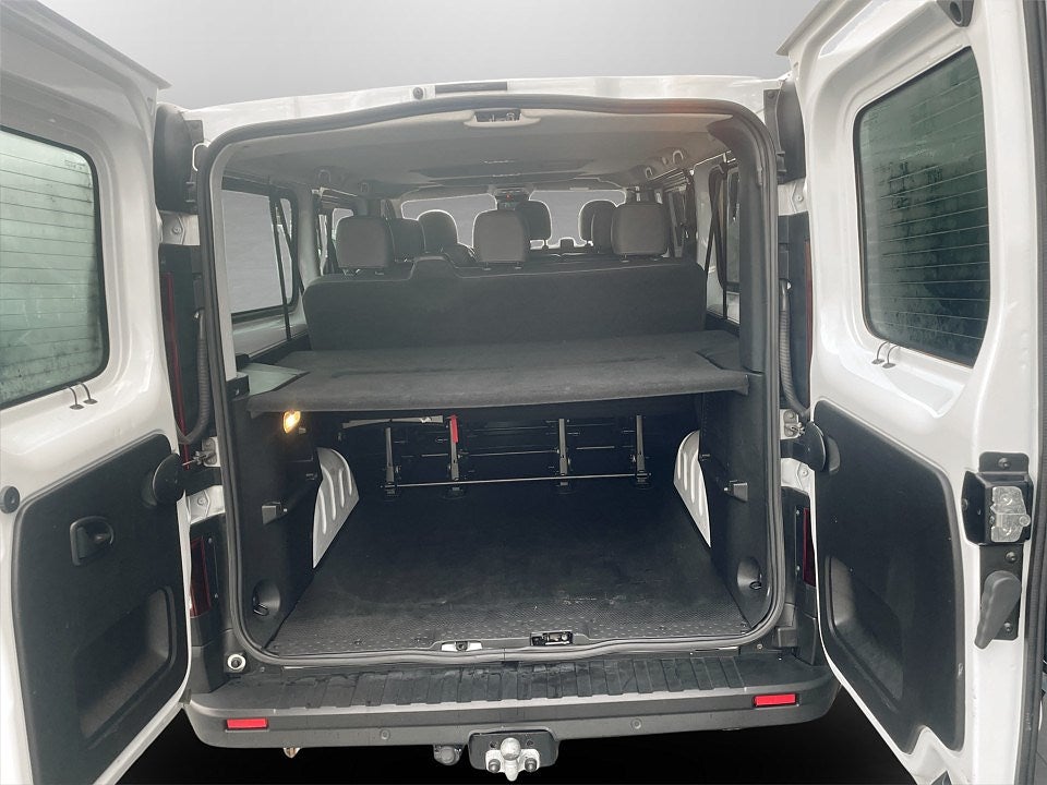 Bild på Nissan Primastar CREW 2.0 dCi 150hk Aut - 9-SITS,VÄRMARE,DRAG